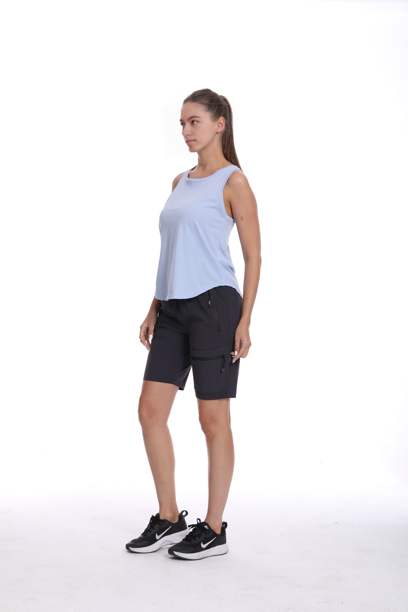 Sleeveless sports vest
